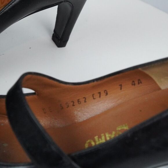 Salvatore Ferragamo Black Leather Pumps Size 7 Mary Jane Style Made in Italy - Picture 4 of 16